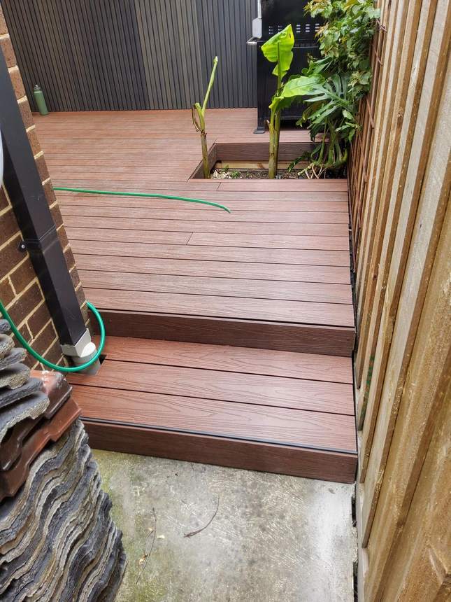 Entry steps complete with banana tree cutout visible, Heidelberg