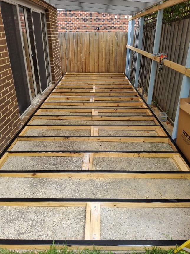 Living zone subframe with joist protection tape, Heidelberg